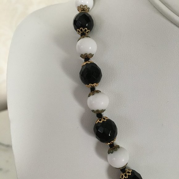 Vintage Black Bead Necklaces - Set of 3 - MINT - Picture 9 of 11